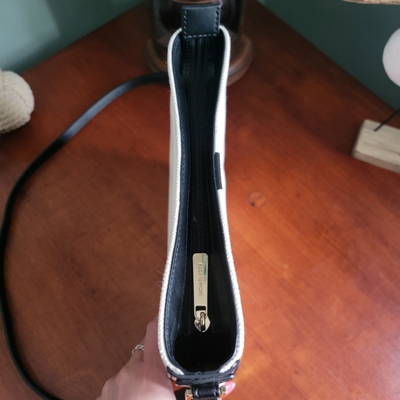 Michael Kors Jet Set Travel Large Messenger Crossbody in Canvas w/ Black Leather - Picture 10 of 14